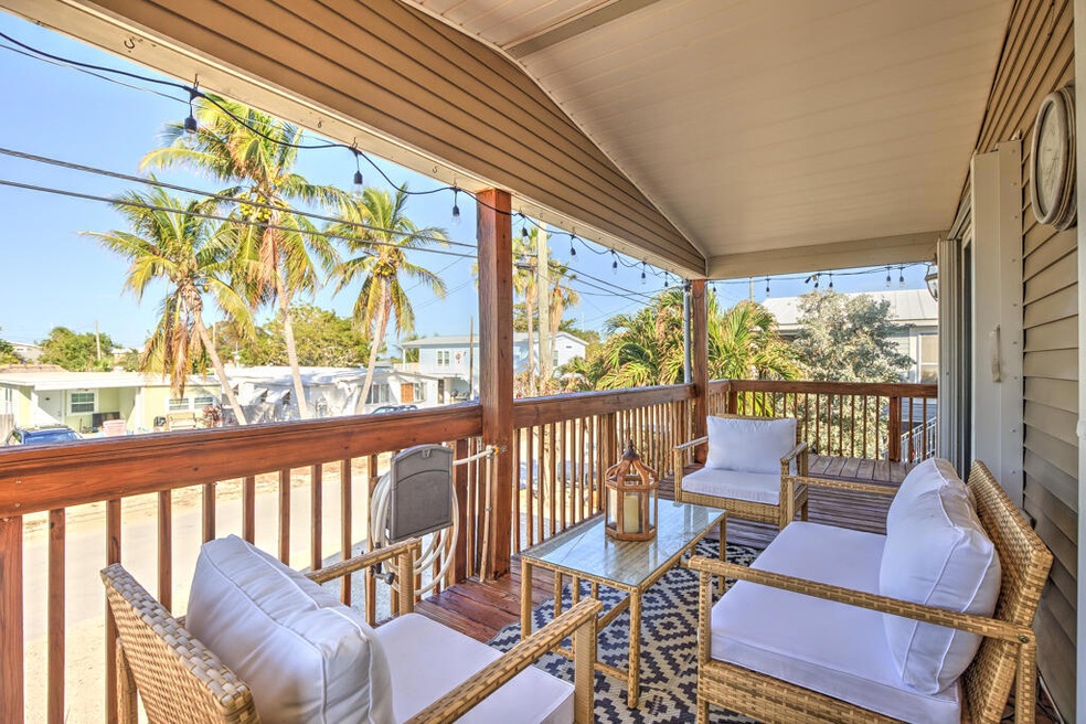 550 83rd Patio