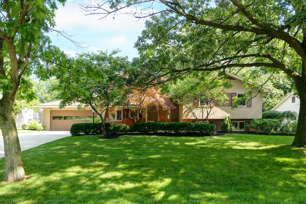 Welcome home to 1376 Kingsgate Rd!