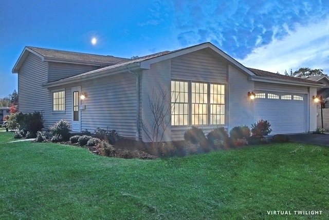 940 S LINDEN AVE., ELMHURST ~ WELCOME HOME!