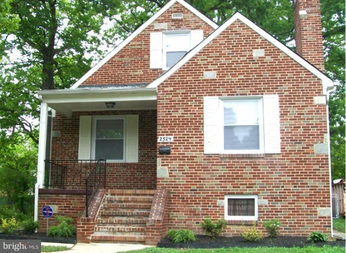 2524 Oakley Ave, Baltimore, MD 21215 - photo 1