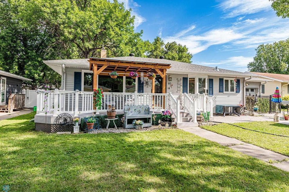 97 23rd Ave N, Fargo, ND 58102 - photo 1