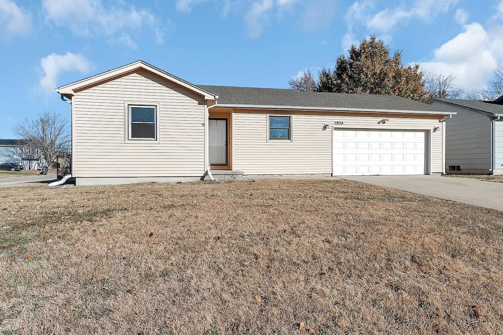 5924 W 40th St S, Wichita, KS 67215 - photo 1