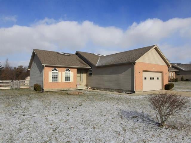 209 Parker Place Dr, Blanchester, OH 45107 - photo 1