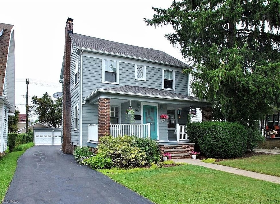 Charming and wonderfully updated Colonial in Unive