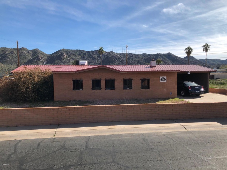 La Mirada - front photo