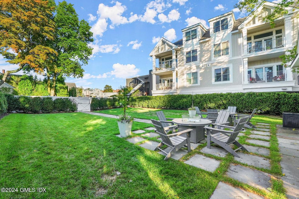 23 Vitti St unit 201, New Canaan, CT 06840 - photo 1