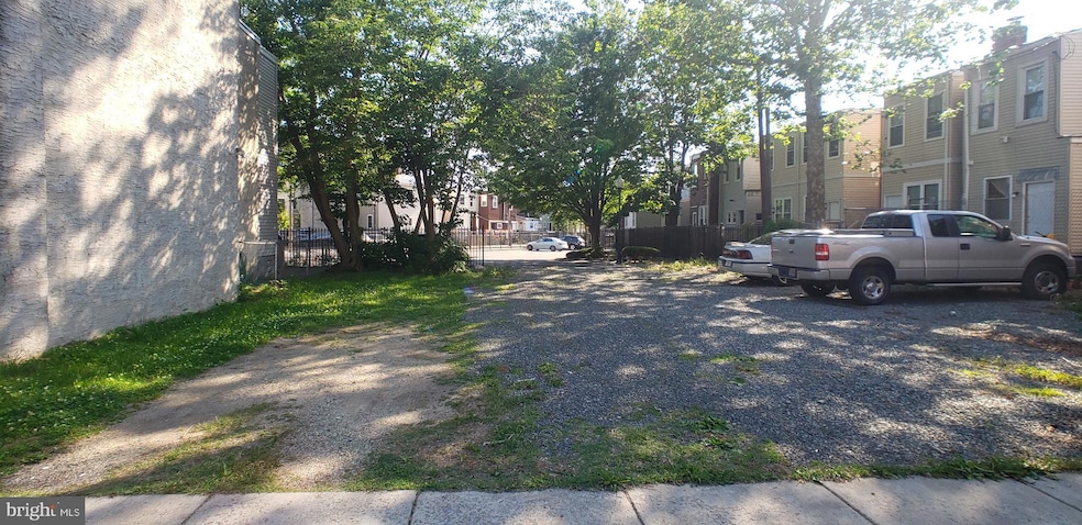 426 Trenton Ave, Camden, NJ 08103 - photo 1