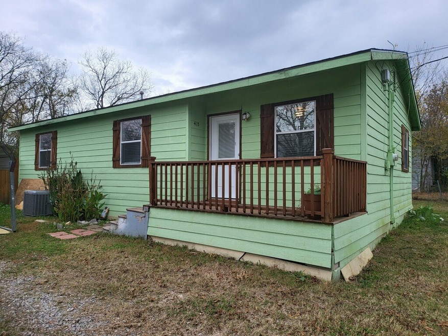 415 S 4th St, Bonham, TX 75418 - photo 1