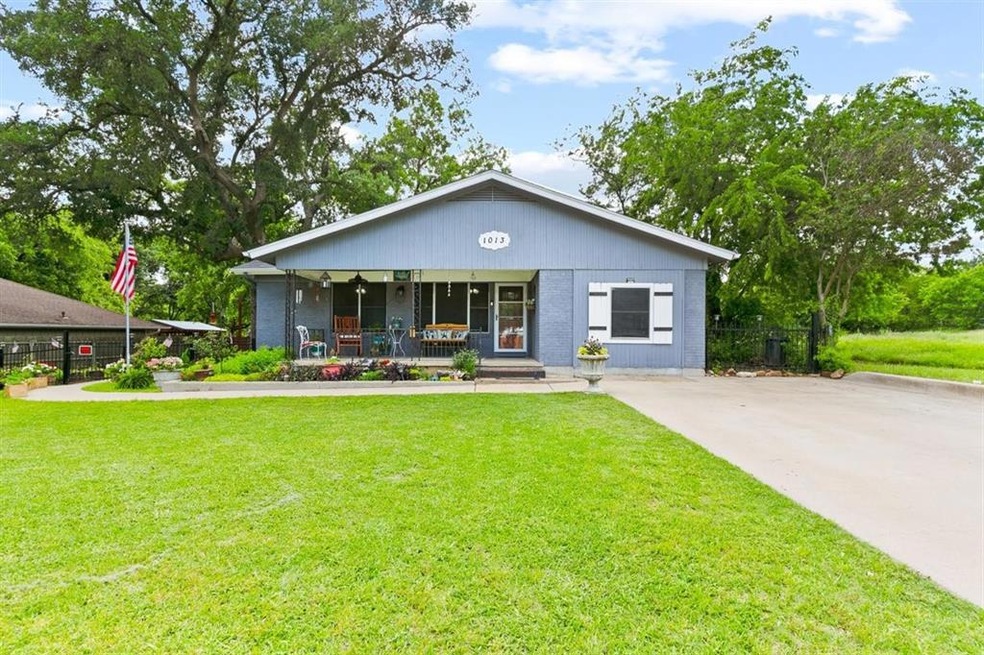 1013 Hanover St, Weatherford, TX 76086 - photo 1