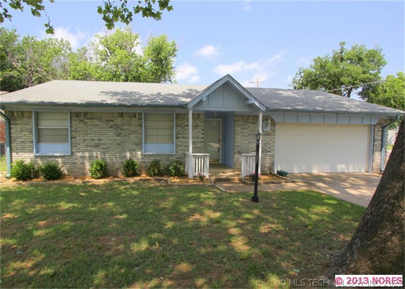 1028 N 2nd Place, Jenks, OK 74037 - photo 1