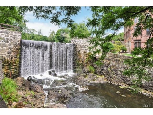 12 Glenville Rd unit 302, Greenwich, CT 06831 - photo 1