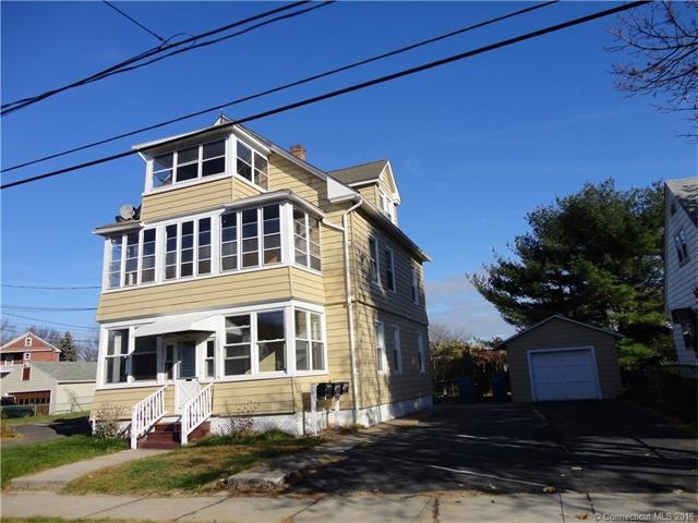 3 units with 3 off street parking and parking gara