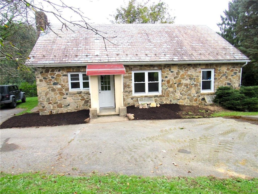 4555 Chestnut St, Emmaus, PA 18049 - photo 1