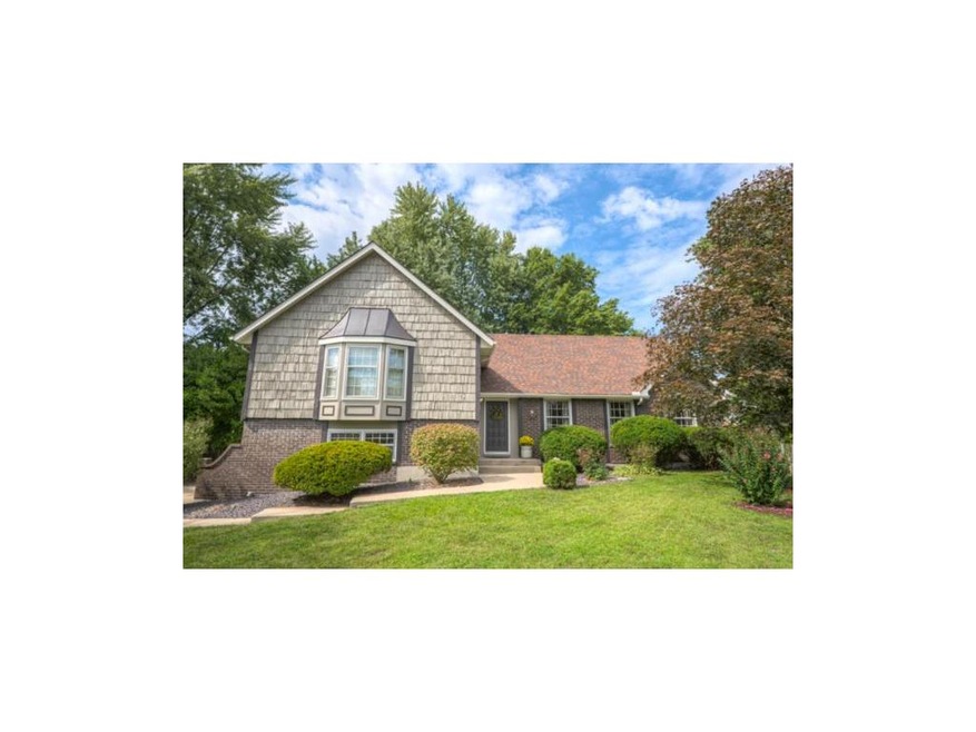 823 NW 16th St, Blue Springs, MO 64015 - photo 1