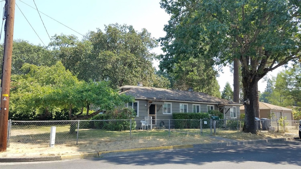 603 SW Westholm Ave, Grants Pass, OR 97526 - photo 1