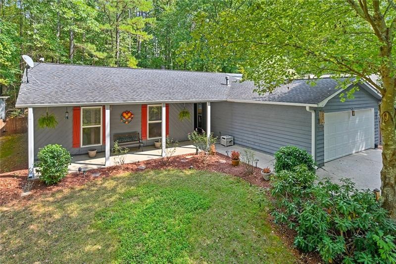 355 Creekside Court, Front of House