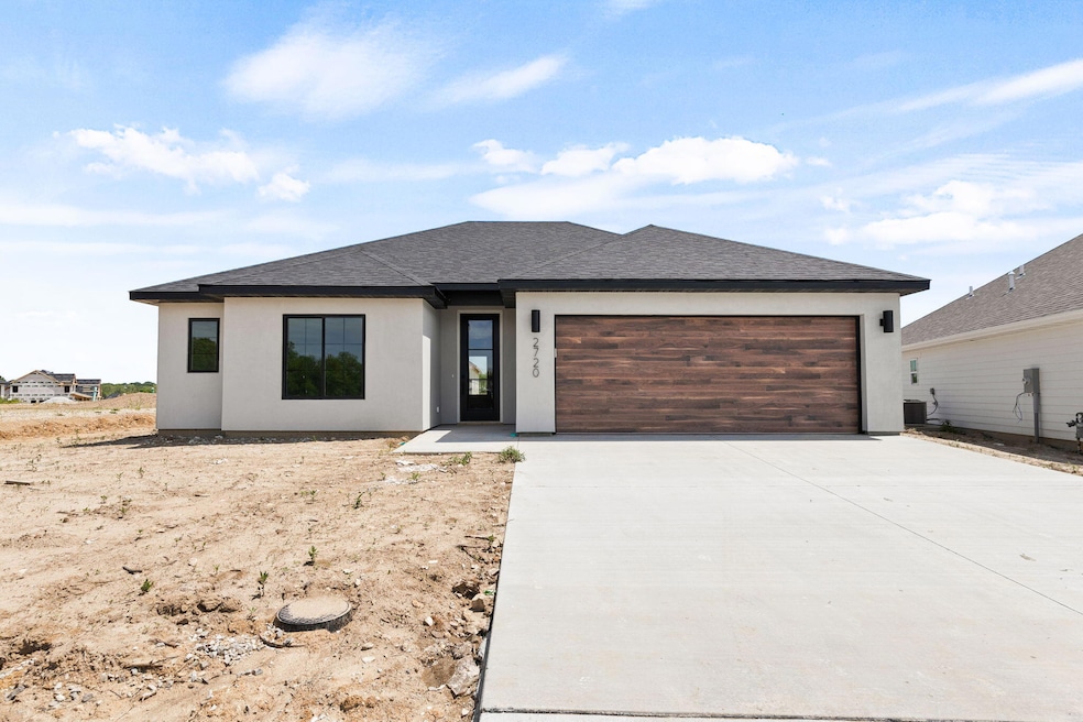 1-web-or-mls-2720-misty-flower-dr