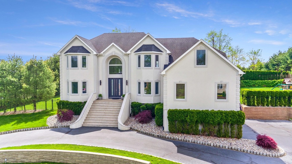 ** Circular Driveway **