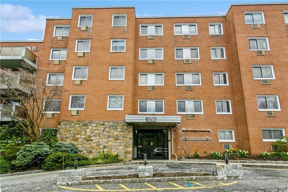 Welcome to 370 Central Park Avenue!