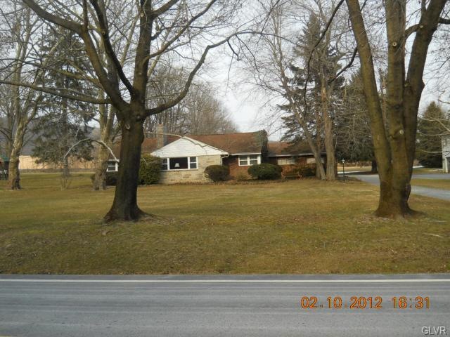 3433 Lanark Rd, Coopersburg, PA 18036 - photo 1