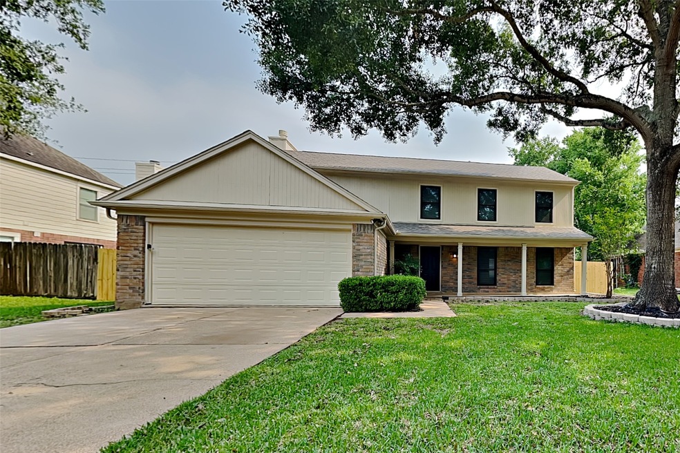 5111 Spring Circle Dr, Pearland, TX 77584 - photo 1