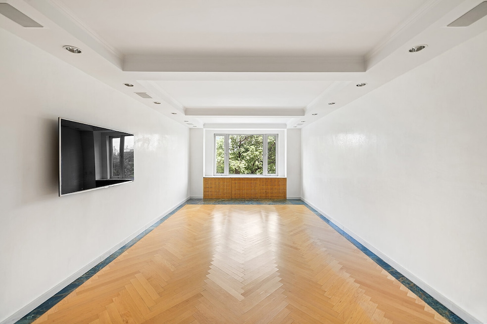 For Sale $4,250,000 • Co-Listing Agent