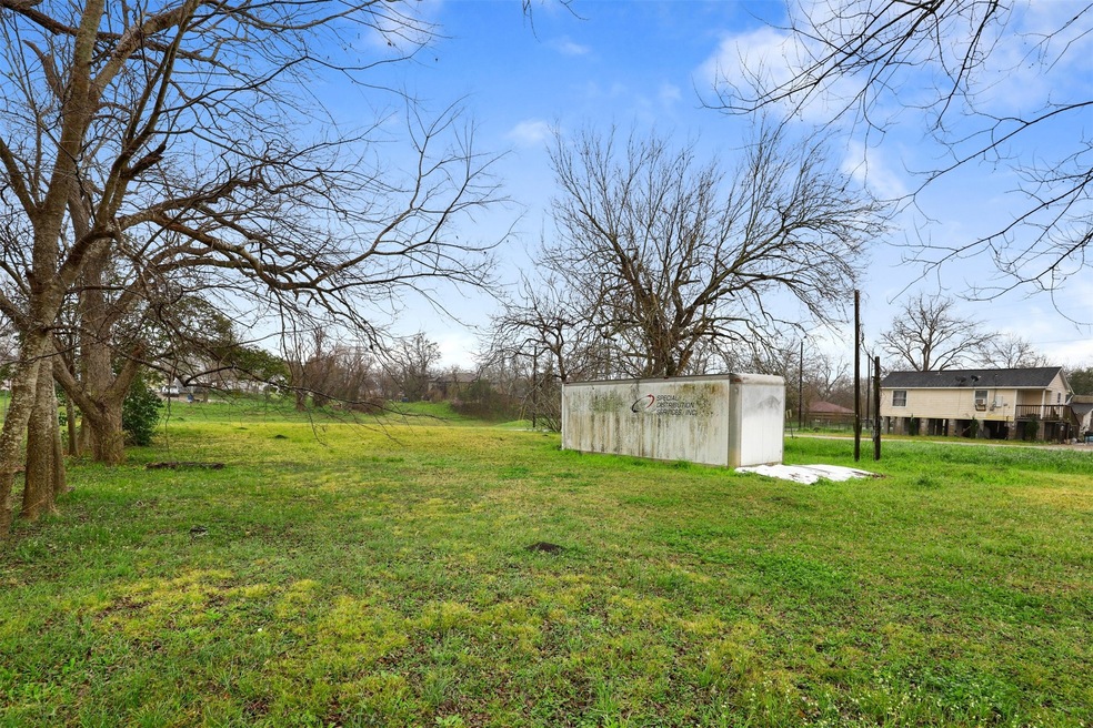 6th Kansas St, Rosenberg, TX 77471 - photo 1