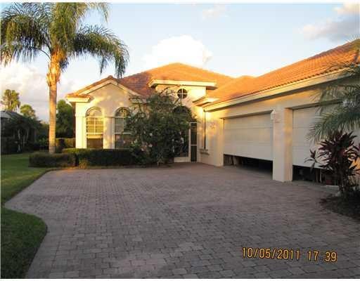 Swimming Pool/Hot Tub/Sauna.