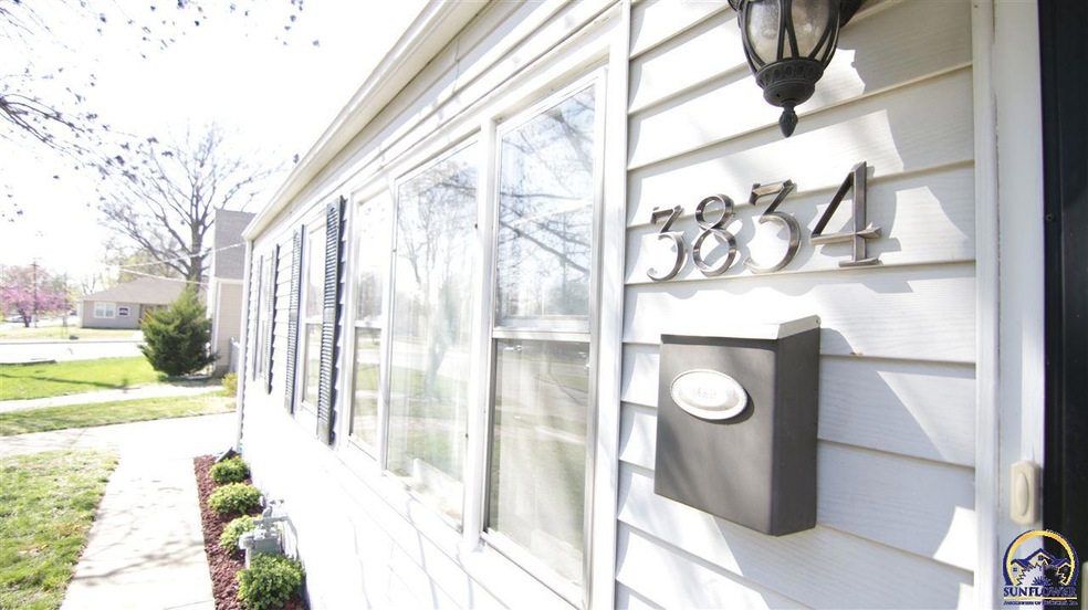 3834 SW Munson Ave, Topeka, KS 66604 - photo 1