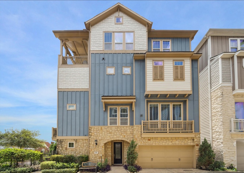 927 Byrne St, Houston, TX 77009 - photo 1