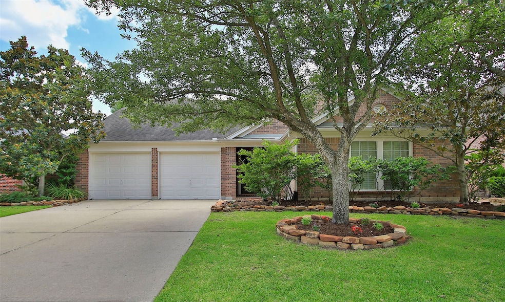 11527 Maple Falls Dr, Tomball, TX 77377 - photo 1