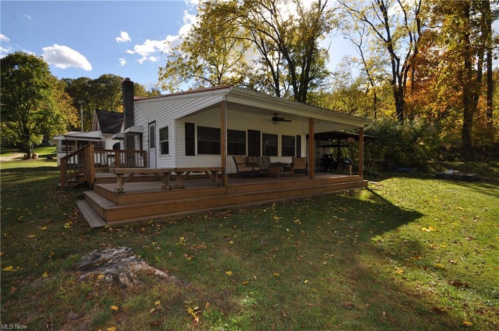 LAKEFRONT/LAKE VIEW  Adorable ranch on beautiful L