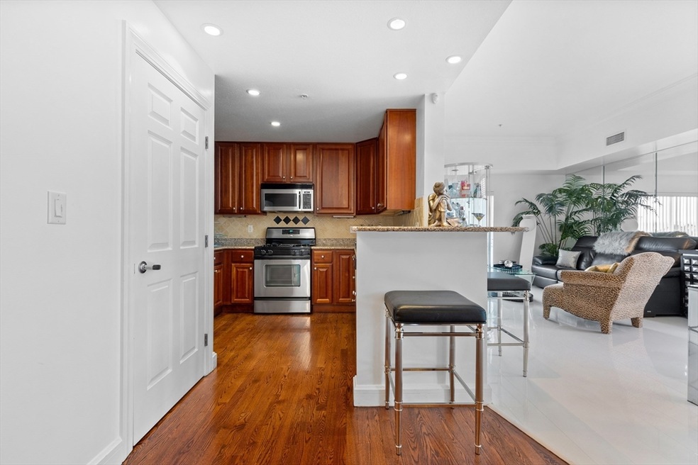 36 Village Rd Unit 715, Middleton, MA 01949 MLS 73208707