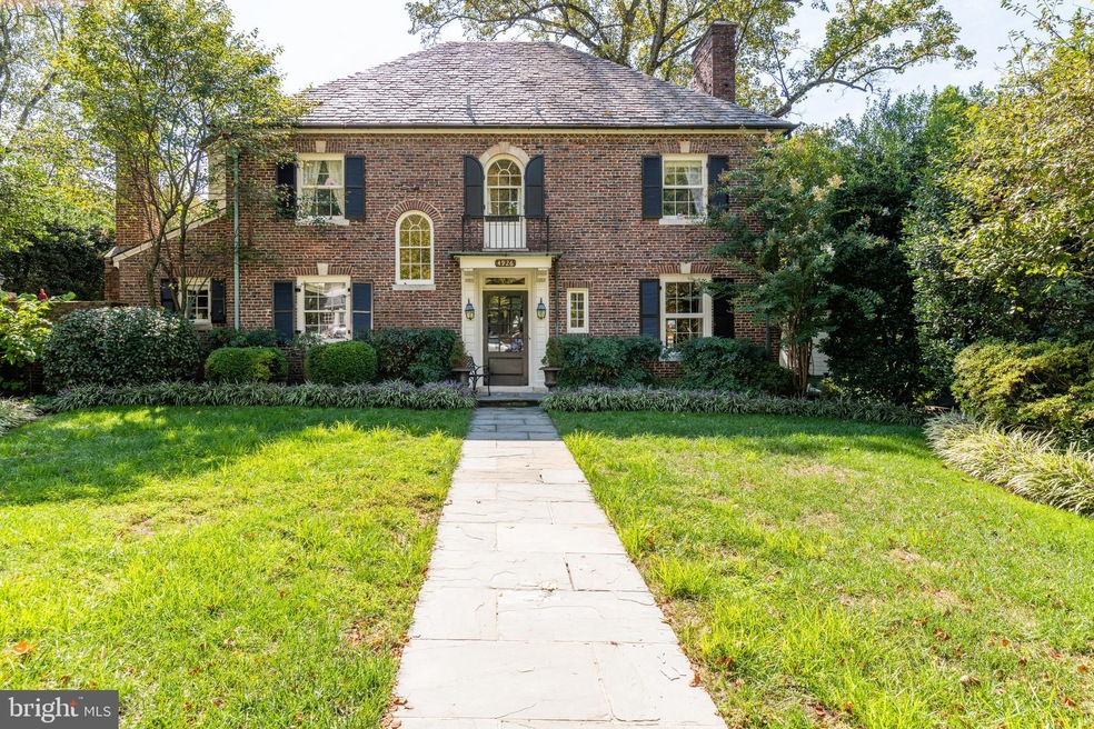 4926 Hillbrook Ln NW, Washington, DC 20016 - photo 1