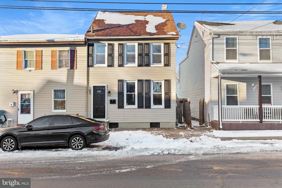 533 Manor St, Columbia, PA 17512 - photo 1