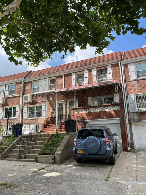 7020 175th St, Fresh Meadows, NY 11365 - photo 1