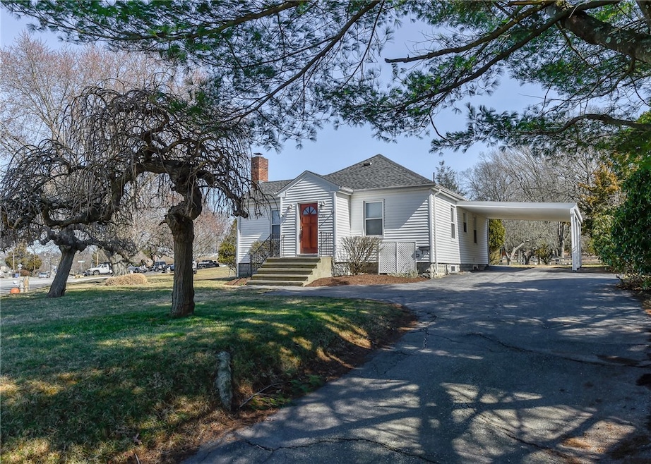 780 Main Rd, Tiverton, RI 02878 - photo 1