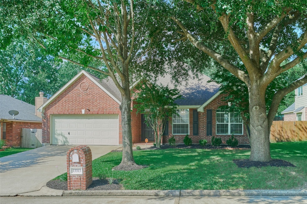 Beautiful 3 bedroom home with a study/home office