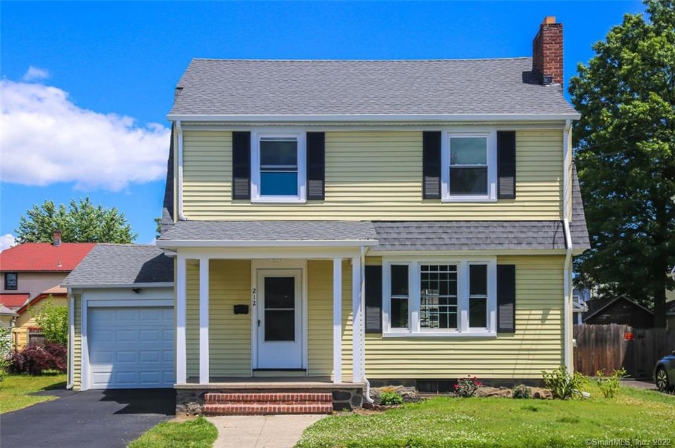 212 Taft St, Stratford, CT 06615 - photo 1