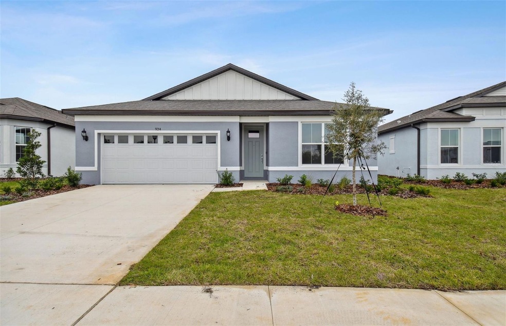 924 Silverlake Blvd, Lake Alfred, FL 33850 - photo 1