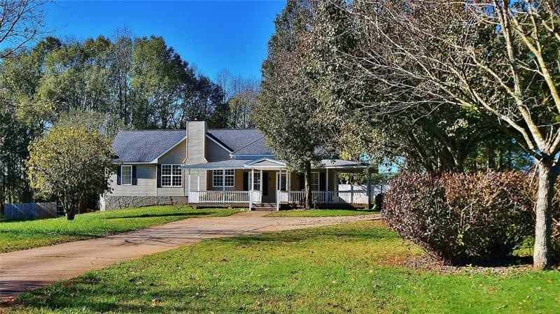 75 Deer Ridge Cir, Hoschton, GA 30548 - photo 1