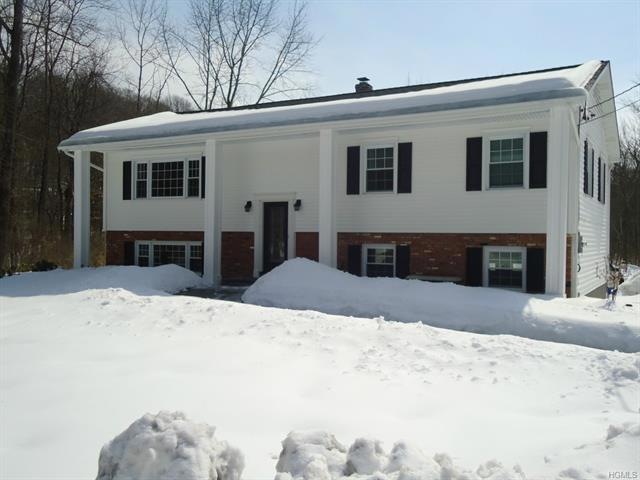 2254 Sultana Dr, Yorktown Heights, NY 10598 - photo 1