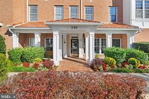 130 Chevy Chase St unit 405, Gaithersburg, MD 20878 - photo 1