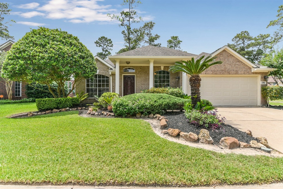 Welcome home to the beautiful golf course community of Longwood!