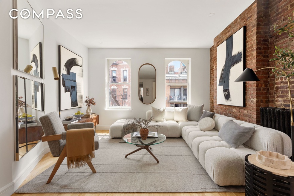 323 W 11th St unit 4W, New York, NY 10014 - photo 1