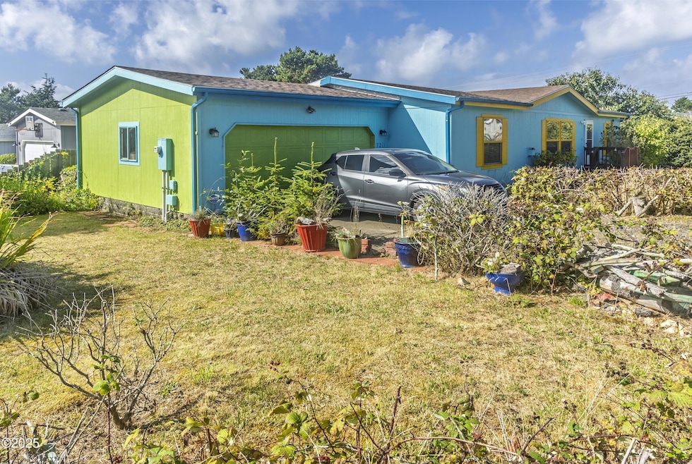 7211 NE Avery St, Newport, OR 97365 - photo 1