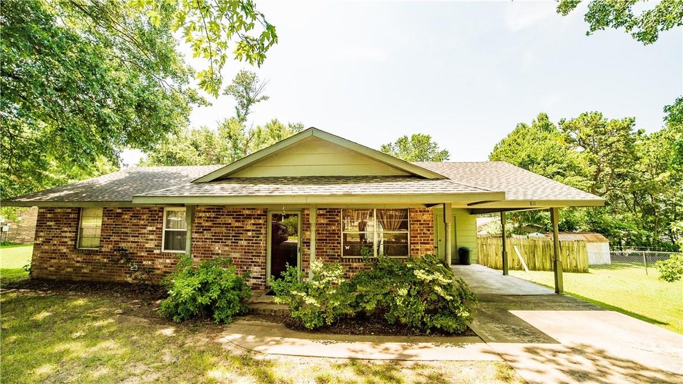 811 Linda St, Prairie Grove, AR 72753 - photo 1