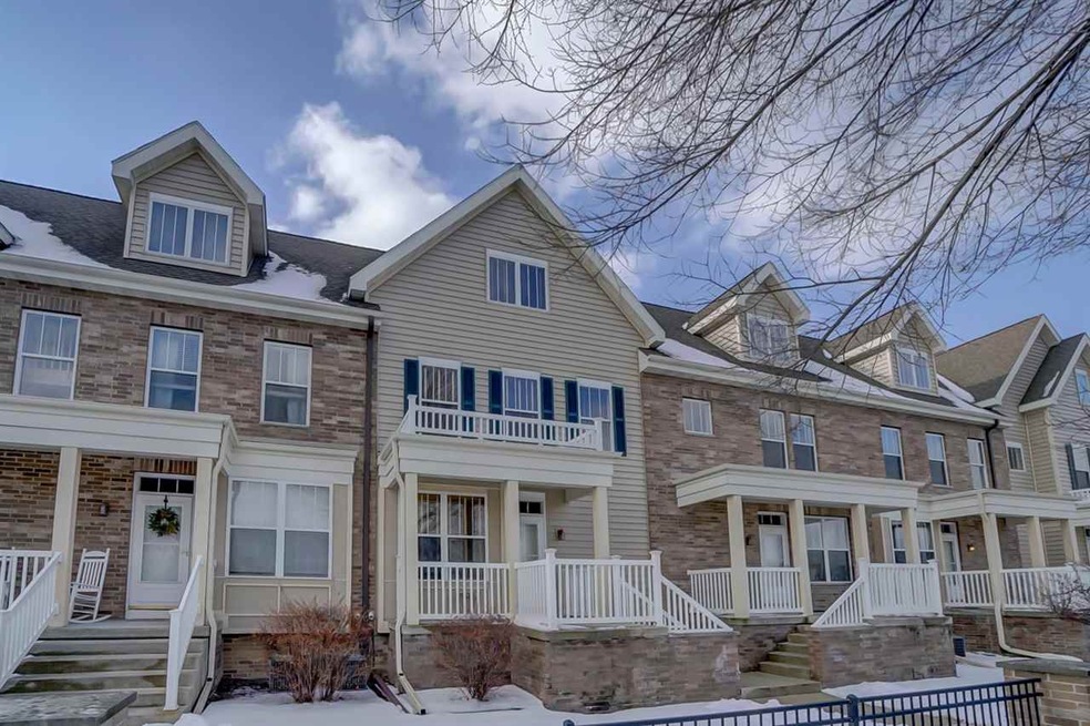 21 S Gardens Way, Fitchburg, WI 53711 - photo 1