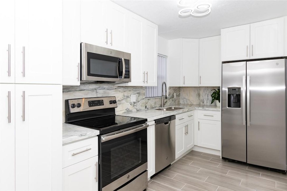 208 Lake Frances Dr, West Palm Beach, FL 33411 - photo 1