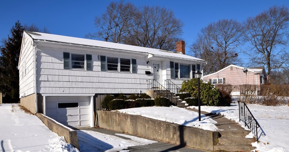 21 Glen Ln, Randolph, MA 02368 - photo 1